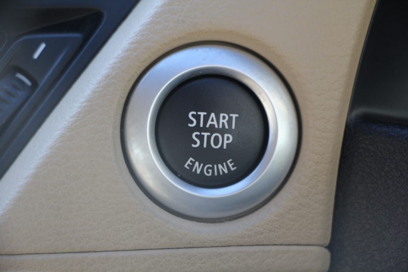 BMW X1 SDrive20i ﾌｧｯｼｮﾆｽﾀ 300台限定車 1ｵｰﾅ 後期LCI ﾍﾞｰｼﾞｭﾚｻﾞｰ ｼｰﾄﾋｰﾀｰ 直噴ﾀｰﾎﾞ8速AT 専用18AW iﾄﾞﾗｲﾌﾞHDDﾅﾋﾞBｶﾒﾗ ｽﾏｰﾄｷｰ ｷｾﾉﾝ ﾐﾗｰETC ｱｲﾄﾞﾘﾝｸﾞｽﾄｯﾌﾟ電動ﾊﾟﾜｰｽﾃｱﾘﾝｸﾞｸﾛｰﾑﾗｲﾝｴｸｽﾃﾘｱ ｳｯﾄﾞﾊﾟﾈﾙ 2年保証