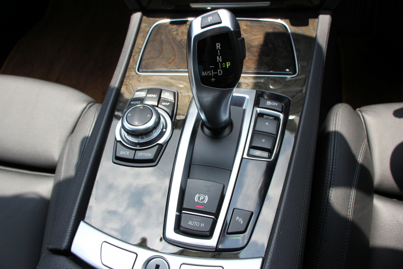 BMW 7シリーズ 740i Mｽﾎﾟｰﾂ ﾌﾟﾗｽP 後期☆期間限定掲載☆ｻﾝﾙｰﾌ 全席ﾋｰﾀｰ黒革 LEDﾍｯﾄﾞﾗｲﾄ 液晶ﾒｰﾀｰ N55新ｴﾝｼﾞﾝ 8速AT 320馬力 全ﾄﾞｱｿﾌﾄｸﾛｰｽﾞ電動ﾄﾗﾝｸ ｸﾙｺﾝ 20AW 専用ｴｱﾛ HDDﾅﾋﾞﾌﾙｾｸﾞTV Bｶﾒﾗ ｽﾏｰﾄｷｰ ﾊﾟﾄﾞﾙｼﾌﾄ 2年保証