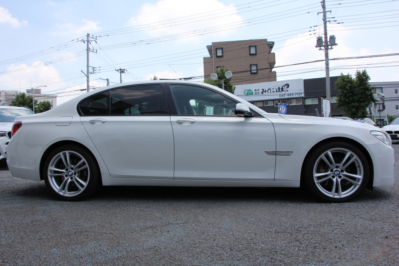 BMW 7シリーズ 740i Mｽﾎﾟｰﾂ ﾌﾟﾗｽP 後期☆期間限定掲載☆ｻﾝﾙｰﾌ 全席ﾋｰﾀｰ黒革 LEDﾍｯﾄﾞﾗｲﾄ 液晶ﾒｰﾀｰ N55新ｴﾝｼﾞﾝ 8速AT 320馬力 全ﾄﾞｱｿﾌﾄｸﾛｰｽﾞ電動ﾄﾗﾝｸ ｸﾙｺﾝ 20AW 専用ｴｱﾛ HDDﾅﾋﾞﾌﾙｾｸﾞTV Bｶﾒﾗ ｽﾏｰﾄｷｰ ﾊﾟﾄﾞﾙｼﾌﾄ 2年保証