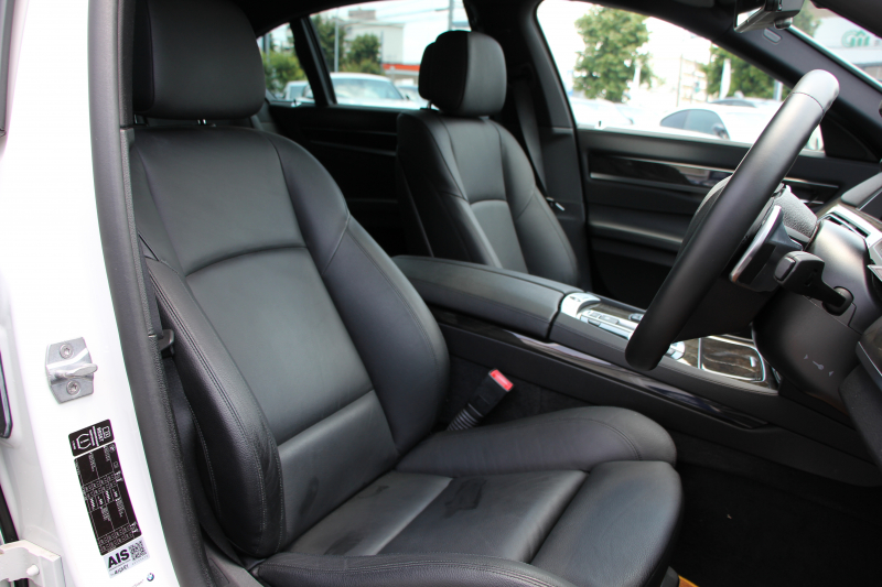 BMW 7シリーズ 740i Mｽﾎﾟｰﾂ ﾌﾟﾗｽP 後期☆期間限定掲載☆ｻﾝﾙｰﾌ 全席ﾋｰﾀｰ黒革 LEDﾍｯﾄﾞﾗｲﾄ 液晶ﾒｰﾀｰ N55新ｴﾝｼﾞﾝ 8速AT 320馬力 全ﾄﾞｱｿﾌﾄｸﾛｰｽﾞ電動ﾄﾗﾝｸ ｸﾙｺﾝ 20AW 専用ｴｱﾛ HDDﾅﾋﾞﾌﾙｾｸﾞTV Bｶﾒﾗ ｽﾏｰﾄｷｰ ﾊﾟﾄﾞﾙｼﾌﾄ 2年保証