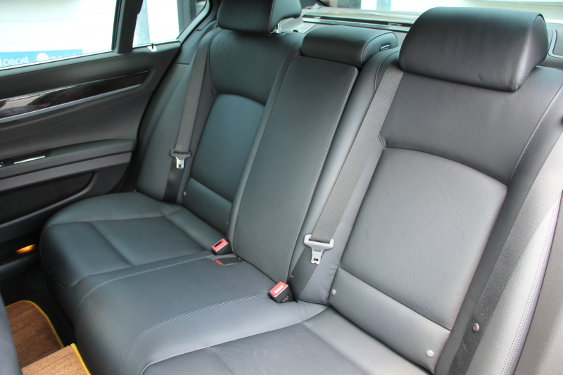 BMW 7シリーズ 740i Mｽﾎﾟｰﾂ ﾌﾟﾗｽP 後期☆期間限定掲載☆ｻﾝﾙｰﾌ 全席ﾋｰﾀｰ黒革 LEDﾍｯﾄﾞﾗｲﾄ 液晶ﾒｰﾀｰ N55新ｴﾝｼﾞﾝ 8速AT 320馬力 全ﾄﾞｱｿﾌﾄｸﾛｰｽﾞ電動ﾄﾗﾝｸ ｸﾙｺﾝ 20AW 専用ｴｱﾛ HDDﾅﾋﾞﾌﾙｾｸﾞTV Bｶﾒﾗ ｽﾏｰﾄｷｰ ﾊﾟﾄﾞﾙｼﾌﾄ 2年保証