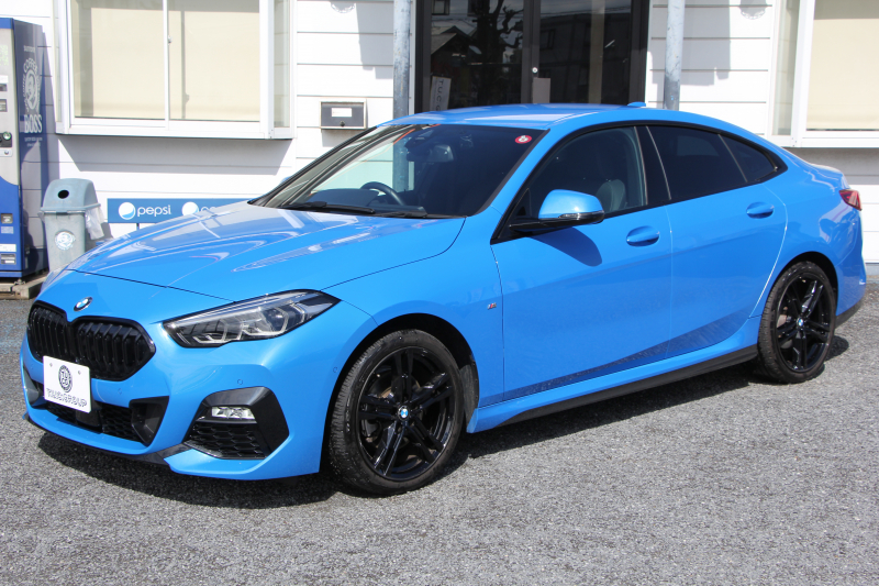 BMW 2シリーズ 218d ｸﾞﾗﾝｸｰﾍﾟMｽﾎﾟｰﾂ 本革仕様 ﾋｰﾀｰ黒革 電動ｼｰﾄ ﾅﾋﾞｹﾞｰｼｮﾝP BMWﾗｲﾌﾞｺｯｸﾋﾟｯﾄ ｱｯﾌﾟﾙｶｰﾌﾟﾚｲ AI音声会話 置くだけ充電 後退ｱｼｽﾄ 追従ACC LEDﾍｯﾄﾞﾗｲﾄ 専用ｴｱﾛ 18AW 8速AT ｽﾏｰﾄｷｰ 2.0Lﾃﾞｨｰｾﾞﾙﾀｰﾎﾞ 2年保証