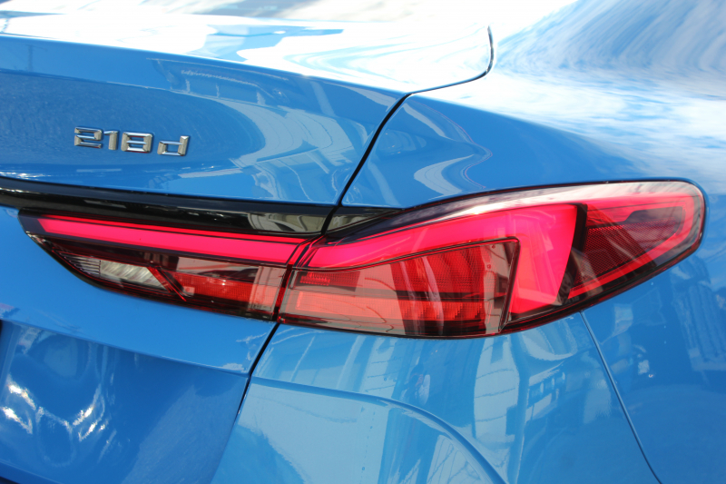 BMW 2シリーズ 218d ｸﾞﾗﾝｸｰﾍﾟMｽﾎﾟｰﾂ 本革仕様 ﾋｰﾀｰ黒革 電動ｼｰﾄ ﾅﾋﾞｹﾞｰｼｮﾝP BMWﾗｲﾌﾞｺｯｸﾋﾟｯﾄ ｱｯﾌﾟﾙｶｰﾌﾟﾚｲ AI音声会話 置くだけ充電 後退ｱｼｽﾄ 追従ACC LEDﾍｯﾄﾞﾗｲﾄ 専用ｴｱﾛ 18AW 8速AT ｽﾏｰﾄｷｰ 2.0Lﾃﾞｨｰｾﾞﾙﾀｰﾎﾞ 2年保証