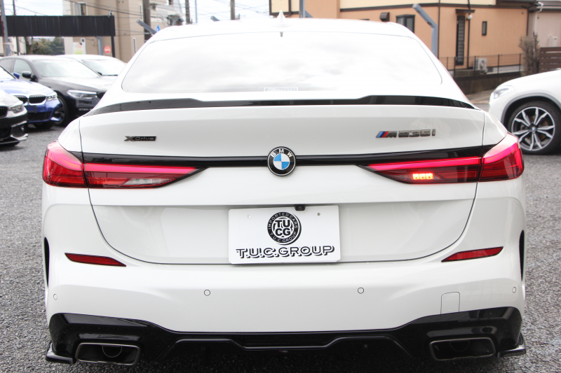 BMW 2シリーズ M235i ｸﾞﾗﾝｸｰﾍﾟXdrive 4WD 1ｵｰﾅ 本革仕様 ﾋｰﾀｰ黒革 Mｽﾎﾟｰﾂｼｰﾄ 306馬力 Eibach車高調 BBS18AW 3Ddesign&ﾏｯｸｽﾄﾝﾃﾞｻﾞｲﾝｴｱﾛ Mｼｰﾄﾍﾞﾙﾄ 追従ACC 後退ｱｼｽﾄ ﾗｲﾌﾞｺｯｸﾋﾟｯﾄ ｱｯﾌﾟﾙｶｰﾌﾟﾚｲ 置くだけ充電 LEDﾍｯﾄﾞﾗｲﾄ 2年保証