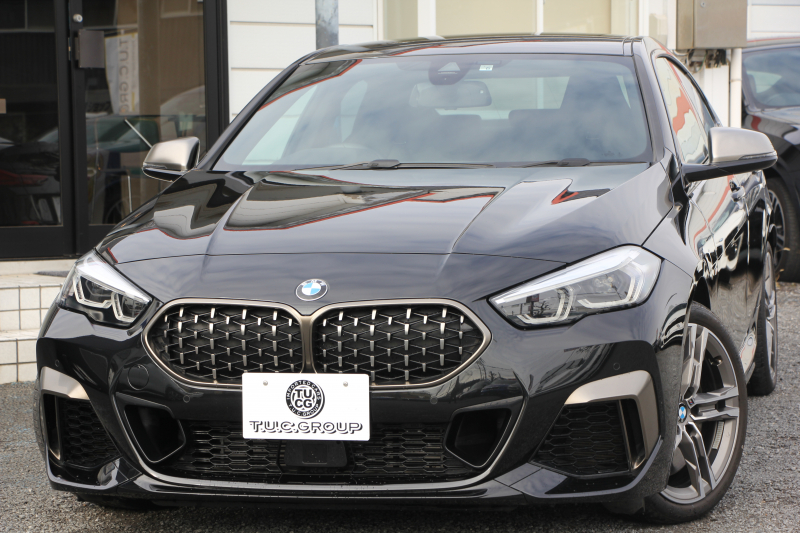 BMW 2シリーズ M235i ｸﾞﾗﾝｸｰﾍﾟXdrive 4WD ﾌﾟﾗｽﾊﾟｯｹｰｼﾞ1ｵｰﾅ 本革仕様 ﾋｰﾀｰ黒革 ｱﾀﾞﾌﾟﾃｨﾌﾞｻｽ Mｽﾎﾟｰﾂｼｰﾄ 306馬力 Mｼｰﾄﾍﾞﾙﾄ 追従ACC 後退ｱｼｽﾄ ﾗｲﾌﾞｺｯｸﾋﾟｯﾄ ｱｯﾌﾟﾙｶｰﾌﾟﾚｲ 置くだけ充電 LEDﾍｯﾄﾞﾗｲﾄ 2年保証