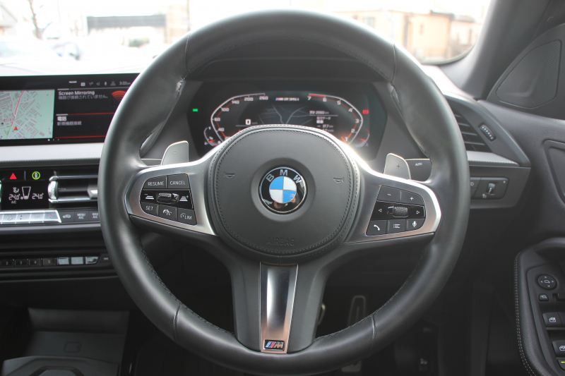 BMW 2シリーズ M235i ｸﾞﾗﾝｸｰﾍﾟXdrive 4WD ﾌﾟﾗｽﾊﾟｯｹｰｼﾞ1ｵｰﾅ 本革仕様 ﾋｰﾀｰ黒革 ｱﾀﾞﾌﾟﾃｨﾌﾞｻｽ Mｽﾎﾟｰﾂｼｰﾄ 306馬力 Mｼｰﾄﾍﾞﾙﾄ 追従ACC 後退ｱｼｽﾄ ﾗｲﾌﾞｺｯｸﾋﾟｯﾄ ｱｯﾌﾟﾙｶｰﾌﾟﾚｲ 置くだけ充電 LEDﾍｯﾄﾞﾗｲﾄ 2年保証