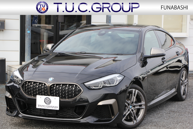 BMW 2シリーズ M235i ｸﾞﾗﾝｸｰﾍﾟXdrive 4WD ﾌﾟﾗｽﾊﾟｯｹｰｼﾞ1ｵｰﾅ 本革仕様 ﾋｰﾀｰ黒革 ｱﾀﾞﾌﾟﾃｨﾌﾞｻｽ Mｽﾎﾟｰﾂｼｰﾄ 306馬力 Mｼｰﾄﾍﾞﾙﾄ 追従ACC 後退ｱｼｽﾄ ﾗｲﾌﾞｺｯｸﾋﾟｯﾄ ｱｯﾌﾟﾙｶｰﾌﾟﾚｲ 置くだけ充電 LEDﾍｯﾄﾞﾗｲﾄ 2年保証