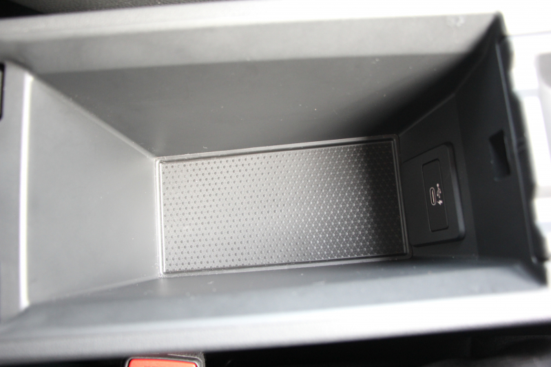 BMW 2シリーズ M235i ｸﾞﾗﾝｸｰﾍﾟXdrive 4WD ﾌﾟﾗｽﾊﾟｯｹｰｼﾞ1ｵｰﾅ 本革仕様 ﾋｰﾀｰ黒革 ｱﾀﾞﾌﾟﾃｨﾌﾞｻｽ Mｽﾎﾟｰﾂｼｰﾄ 306馬力 Mｼｰﾄﾍﾞﾙﾄ 追従ACC 後退ｱｼｽﾄ ﾗｲﾌﾞｺｯｸﾋﾟｯﾄ ｱｯﾌﾟﾙｶｰﾌﾟﾚｲ 置くだけ充電 LEDﾍｯﾄﾞﾗｲﾄ 2年保証