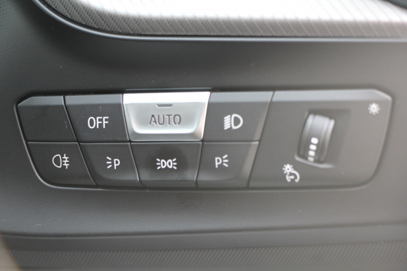 BMW 2シリーズ M235i ｸﾞﾗﾝｸｰﾍﾟXdrive 4WD ﾌﾟﾗｽﾊﾟｯｹｰｼﾞ1ｵｰﾅ 本革仕様 ﾋｰﾀｰ黒革 ｱﾀﾞﾌﾟﾃｨﾌﾞｻｽ Mｽﾎﾟｰﾂｼｰﾄ 306馬力 Mｼｰﾄﾍﾞﾙﾄ 追従ACC 後退ｱｼｽﾄ ﾗｲﾌﾞｺｯｸﾋﾟｯﾄ ｱｯﾌﾟﾙｶｰﾌﾟﾚｲ 置くだけ充電 LEDﾍｯﾄﾞﾗｲﾄ 2年保証