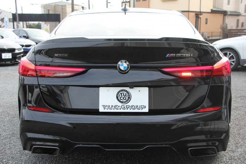 BMW 2シリーズ M235i ｸﾞﾗﾝｸｰﾍﾟXdrive 4WD ﾌﾟﾗｽﾊﾟｯｹｰｼﾞ1ｵｰﾅ 本革仕様 ﾋｰﾀｰ黒革 ｱﾀﾞﾌﾟﾃｨﾌﾞｻｽ Mｽﾎﾟｰﾂｼｰﾄ 306馬力 Mｼｰﾄﾍﾞﾙﾄ 追従ACC 後退ｱｼｽﾄ ﾗｲﾌﾞｺｯｸﾋﾟｯﾄ ｱｯﾌﾟﾙｶｰﾌﾟﾚｲ 置くだけ充電 LEDﾍｯﾄﾞﾗｲﾄ 2年保証