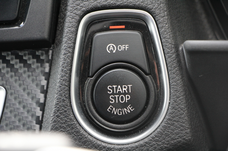 BMW 2シリーズ 220i ｸｰﾍﾟMｽﾎﾟｰﾂ 衝突軽減ﾌﾞﾚｰｷ 車線逸脱警告 歩行者警告 ﾌﾞﾚｰｷ付ｸﾙｺﾝ ﾀｯﾁﾊﾟｯﾄﾞ対応HDDﾅﾋﾞBｶﾒﾗ 専用ｴｱﾛ 17AW ｼ-ﾄﾒﾓﾘ- ｽﾏｰﾄｷｰ 直噴ﾀｰﾎﾞ8速AT ﾐﾗｰETC Bluetooth接続 2年保証