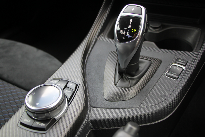 BMW 2シリーズ 220i ｸｰﾍﾟMｽﾎﾟｰﾂ 衝突軽減ﾌﾞﾚｰｷ 車線逸脱警告 歩行者警告 ﾌﾞﾚｰｷ付ｸﾙｺﾝ ﾀｯﾁﾊﾟｯﾄﾞ対応HDDﾅﾋﾞBｶﾒﾗ 専用ｴｱﾛ 17AW ｼ-ﾄﾒﾓﾘ- ｽﾏｰﾄｷｰ 直噴ﾀｰﾎﾞ8速AT ﾐﾗｰETC Bluetooth接続 2年保証