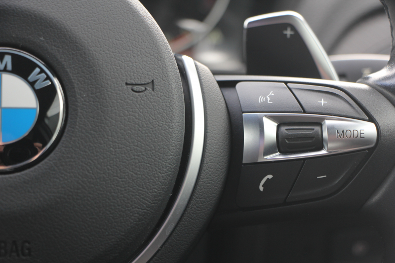 BMW 2シリーズ 220i ｸｰﾍﾟMｽﾎﾟｰﾂ 衝突軽減ﾌﾞﾚｰｷ 車線逸脱警告 歩行者警告 ﾌﾞﾚｰｷ付ｸﾙｺﾝ ﾀｯﾁﾊﾟｯﾄﾞ対応HDDﾅﾋﾞBｶﾒﾗ 専用ｴｱﾛ 17AW ｼ-ﾄﾒﾓﾘ- ｽﾏｰﾄｷｰ 直噴ﾀｰﾎﾞ8速AT ﾐﾗｰETC Bluetooth接続 2年保証