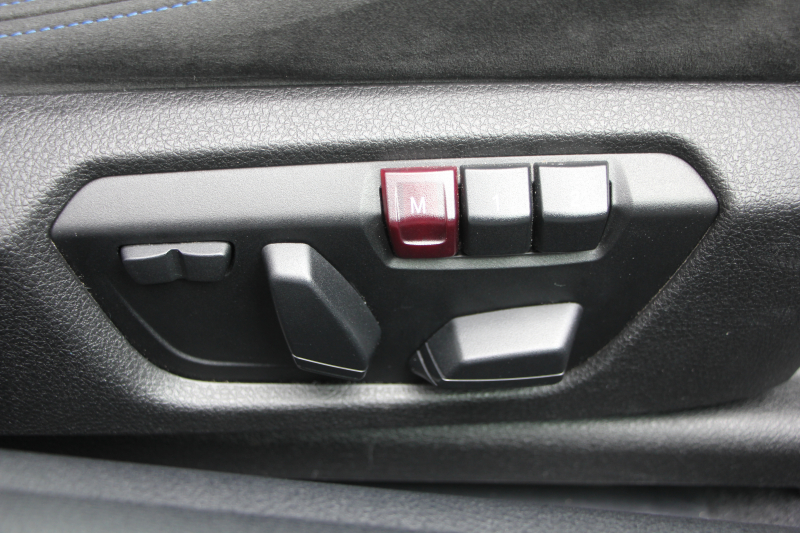 BMW 2シリーズ 220i ｸｰﾍﾟMｽﾎﾟｰﾂ 衝突軽減ﾌﾞﾚｰｷ 車線逸脱警告 歩行者警告 ﾌﾞﾚｰｷ付ｸﾙｺﾝ ﾀｯﾁﾊﾟｯﾄﾞ対応HDDﾅﾋﾞBｶﾒﾗ 専用ｴｱﾛ 17AW ｼ-ﾄﾒﾓﾘ- ｽﾏｰﾄｷｰ 直噴ﾀｰﾎﾞ8速AT ﾐﾗｰETC Bluetooth接続 2年保証