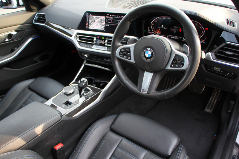BMW 3シリーズ 320i Mｽﾎﾟｰﾂ ｺﾝﾌｫｰﾄ&ﾃﾞﾋﾞｭｰP 真珠色 ｻﾝﾙｰﾌ ﾋｰﾀｰ黒革 ｵﾌﾟｼｮﾝ19AW LEDﾍｯﾄﾞﾗｲﾄ DｱｼｽﾄPRO 追従ACC ｽﾃｱﾘﾝｸﾞ&ﾚｰﾝｱｼｽﾄ BMWﾗｲﾌﾞｺｯｸﾋﾟｯﾄ 電動ﾄﾗﾝｸ ｱｯﾌﾟﾙｶｰﾌﾟﾚｲ HDDﾅﾋﾞﾜｲﾔﾚｽ充電 Hifiｽﾋﾟｰｶｰ 2年保証