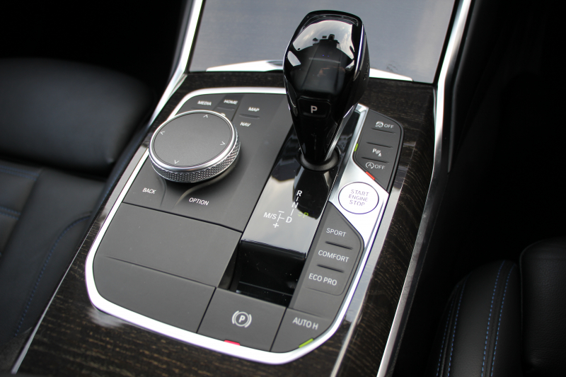 BMW 3シリーズ 320i Mｽﾎﾟｰﾂ ｺﾝﾌｫｰﾄ&ﾃﾞﾋﾞｭｰP 真珠色 ｻﾝﾙｰﾌ ﾋｰﾀｰ黒革 ｵﾌﾟｼｮﾝ19AW LEDﾍｯﾄﾞﾗｲﾄ DｱｼｽﾄPRO 追従ACC ｽﾃｱﾘﾝｸﾞ&ﾚｰﾝｱｼｽﾄ BMWﾗｲﾌﾞｺｯｸﾋﾟｯﾄ 電動ﾄﾗﾝｸ ｱｯﾌﾟﾙｶｰﾌﾟﾚｲ HDDﾅﾋﾞﾜｲﾔﾚｽ充電 Hifiｽﾋﾟｰｶｰ 2年保証