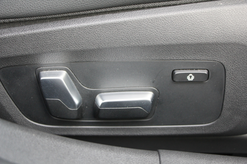 BMW 3シリーズ 320i Mｽﾎﾟｰﾂ ｺﾝﾌｫｰﾄ&ﾃﾞﾋﾞｭｰP 真珠色 ｻﾝﾙｰﾌ ﾋｰﾀｰ黒革 ｵﾌﾟｼｮﾝ19AW LEDﾍｯﾄﾞﾗｲﾄ DｱｼｽﾄPRO 追従ACC ｽﾃｱﾘﾝｸﾞ&ﾚｰﾝｱｼｽﾄ BMWﾗｲﾌﾞｺｯｸﾋﾟｯﾄ 電動ﾄﾗﾝｸ ｱｯﾌﾟﾙｶｰﾌﾟﾚｲ HDDﾅﾋﾞﾜｲﾔﾚｽ充電 Hifiｽﾋﾟｰｶｰ 2年保証