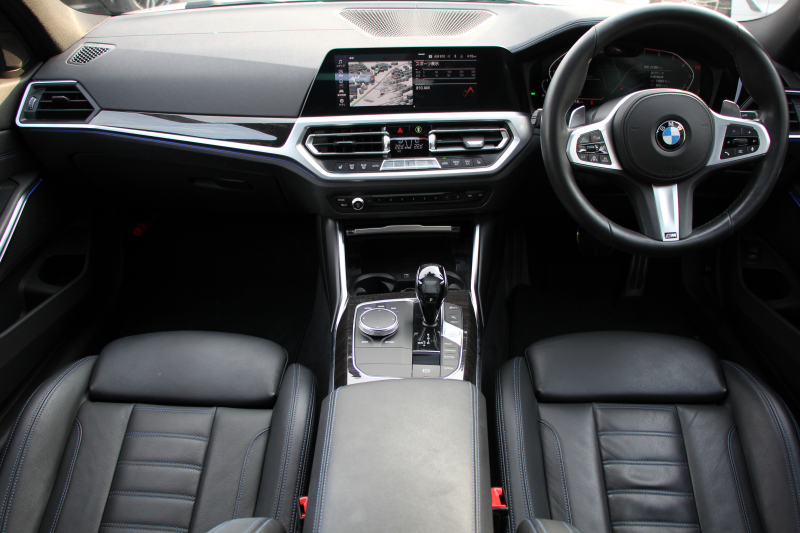 BMW 3シリーズ 320i Mｽﾎﾟｰﾂ ｺﾝﾌｫｰﾄ&ﾃﾞﾋﾞｭｰP 真珠色 ｻﾝﾙｰﾌ ﾋｰﾀｰ黒革 ｵﾌﾟｼｮﾝ19AW LEDﾍｯﾄﾞﾗｲﾄ DｱｼｽﾄPRO 追従ACC ｽﾃｱﾘﾝｸﾞ&ﾚｰﾝｱｼｽﾄ BMWﾗｲﾌﾞｺｯｸﾋﾟｯﾄ 電動ﾄﾗﾝｸ ｱｯﾌﾟﾙｶｰﾌﾟﾚｲ HDDﾅﾋﾞﾜｲﾔﾚｽ充電 Hifiｽﾋﾟｰｶｰ 2年保証