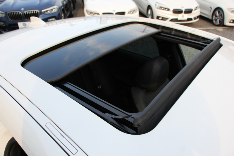 BMW 3シリーズ 320i Mｽﾎﾟｰﾂ ｺﾝﾌｫｰﾄ&ﾃﾞﾋﾞｭｰP 真珠色 ｻﾝﾙｰﾌ ﾋｰﾀｰ黒革 ｵﾌﾟｼｮﾝ19AW LEDﾍｯﾄﾞﾗｲﾄ DｱｼｽﾄPRO 追従ACC ｽﾃｱﾘﾝｸﾞ&ﾚｰﾝｱｼｽﾄ BMWﾗｲﾌﾞｺｯｸﾋﾟｯﾄ 電動ﾄﾗﾝｸ ｱｯﾌﾟﾙｶｰﾌﾟﾚｲ HDDﾅﾋﾞﾜｲﾔﾚｽ充電 Hifiｽﾋﾟｰｶｰ 2年保証