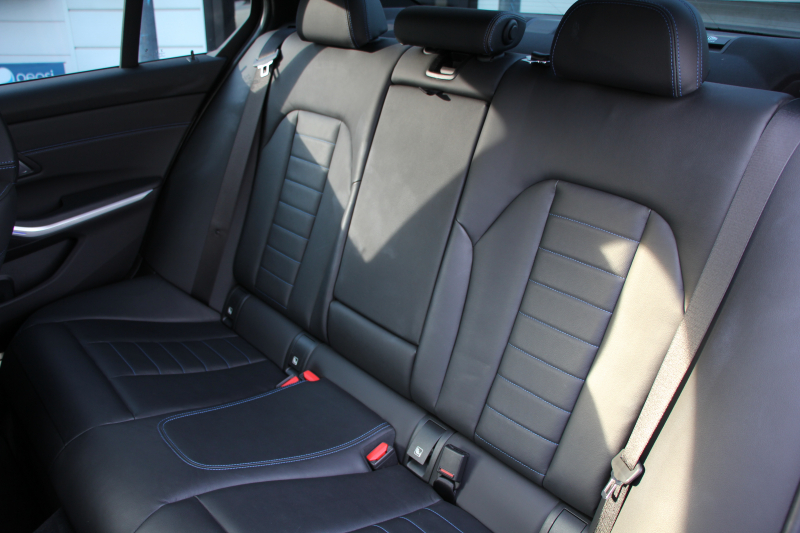 BMW 3シリーズ 320i Mｽﾎﾟｰﾂ ｺﾝﾌｫｰﾄ&ﾃﾞﾋﾞｭｰP 真珠色 ｻﾝﾙｰﾌ ﾋｰﾀｰ黒革 ｵﾌﾟｼｮﾝ19AW LEDﾍｯﾄﾞﾗｲﾄ DｱｼｽﾄPRO 追従ACC ｽﾃｱﾘﾝｸﾞ&ﾚｰﾝｱｼｽﾄ BMWﾗｲﾌﾞｺｯｸﾋﾟｯﾄ 電動ﾄﾗﾝｸ ｱｯﾌﾟﾙｶｰﾌﾟﾚｲ HDDﾅﾋﾞﾜｲﾔﾚｽ充電 Hifiｽﾋﾟｰｶｰ 2年保証