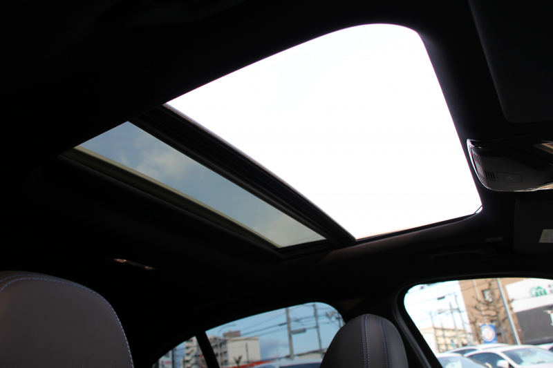 BMW 3シリーズ 320i Mｽﾎﾟｰﾂ ｺﾝﾌｫｰﾄ&ﾃﾞﾋﾞｭｰP 真珠色 ｻﾝﾙｰﾌ ﾋｰﾀｰ黒革 ｵﾌﾟｼｮﾝ19AW LEDﾍｯﾄﾞﾗｲﾄ DｱｼｽﾄPRO 追従ACC ｽﾃｱﾘﾝｸﾞ&ﾚｰﾝｱｼｽﾄ BMWﾗｲﾌﾞｺｯｸﾋﾟｯﾄ 電動ﾄﾗﾝｸ ｱｯﾌﾟﾙｶｰﾌﾟﾚｲ HDDﾅﾋﾞﾜｲﾔﾚｽ充電 Hifiｽﾋﾟｰｶｰ 2年保証