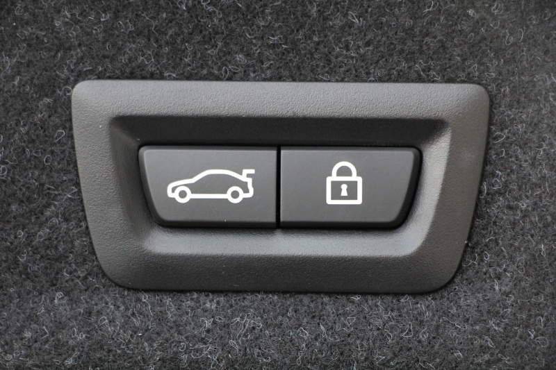 BMW 3シリーズ 320i Mｽﾎﾟｰﾂ ｺﾝﾌｫｰﾄ&ﾃﾞﾋﾞｭｰP 真珠色 ｻﾝﾙｰﾌ ﾋｰﾀｰ黒革 ｵﾌﾟｼｮﾝ19AW LEDﾍｯﾄﾞﾗｲﾄ DｱｼｽﾄPRO 追従ACC ｽﾃｱﾘﾝｸﾞ&ﾚｰﾝｱｼｽﾄ BMWﾗｲﾌﾞｺｯｸﾋﾟｯﾄ 電動ﾄﾗﾝｸ ｱｯﾌﾟﾙｶｰﾌﾟﾚｲ HDDﾅﾋﾞﾜｲﾔﾚｽ充電 Hifiｽﾋﾟｰｶｰ 2年保証