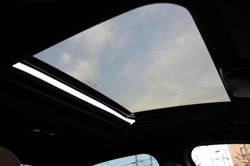 BMW 3シリーズ 320i Mｽﾎﾟｰﾂ ｺﾝﾌｫｰﾄ&ﾃﾞﾋﾞｭｰP 真珠色 ｻﾝﾙｰﾌ ﾋｰﾀｰ黒革 ｵﾌﾟｼｮﾝ19AW LEDﾍｯﾄﾞﾗｲﾄ DｱｼｽﾄPRO 追従ACC ｽﾃｱﾘﾝｸﾞ&ﾚｰﾝｱｼｽﾄ BMWﾗｲﾌﾞｺｯｸﾋﾟｯﾄ 電動ﾄﾗﾝｸ ｱｯﾌﾟﾙｶｰﾌﾟﾚｲ HDDﾅﾋﾞﾜｲﾔﾚｽ充電 Hifiｽﾋﾟｰｶｰ 2年保証