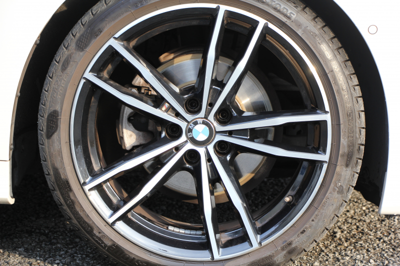 BMW 3シリーズ 320i Mｽﾎﾟｰﾂ ｺﾝﾌｫｰﾄ&ﾃﾞﾋﾞｭｰP 真珠色 ｻﾝﾙｰﾌ ﾋｰﾀｰ黒革 ｵﾌﾟｼｮﾝ19AW LEDﾍｯﾄﾞﾗｲﾄ DｱｼｽﾄPRO 追従ACC ｽﾃｱﾘﾝｸﾞ&ﾚｰﾝｱｼｽﾄ BMWﾗｲﾌﾞｺｯｸﾋﾟｯﾄ 電動ﾄﾗﾝｸ ｱｯﾌﾟﾙｶｰﾌﾟﾚｲ HDDﾅﾋﾞﾜｲﾔﾚｽ充電 Hifiｽﾋﾟｰｶｰ 2年保証