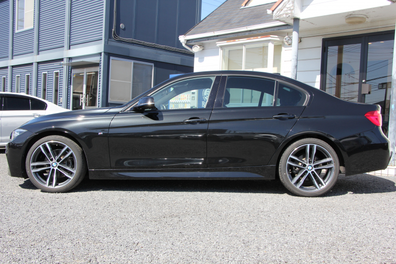BMW 3シリーズ 320d Mｽﾎﾟｰﾂ ｴﾃﾞｨｼｮﾝｼｬﾄﾞｰ 特別仕様車 ﾋｰﾀｰ黒革 液晶ﾒｰﾀｰ 19AW ﾀﾞｰｸLEDﾍｯﾄﾞﾗｲﾄ&ﾃｰﾙ ﾀｯﾁ画面HDDﾅﾋﾞ追従ACC ﾚｰﾝﾁｪﾝｼﾞ警告 衝突軽減ﾌﾞﾚｰｷ 車線逸脱警告 歩行者警告 2年保証