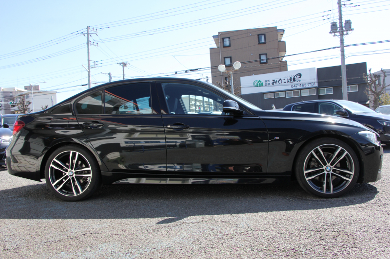 BMW 3シリーズ 320d Mｽﾎﾟｰﾂ ｴﾃﾞｨｼｮﾝｼｬﾄﾞｰ 特別仕様車 ﾋｰﾀｰ黒革 液晶ﾒｰﾀｰ 19AW ﾀﾞｰｸLEDﾍｯﾄﾞﾗｲﾄ&ﾃｰﾙ ﾀｯﾁ画面HDDﾅﾋﾞ追従ACC ﾚｰﾝﾁｪﾝｼﾞ警告 衝突軽減ﾌﾞﾚｰｷ 車線逸脱警告 歩行者警告 2年保証