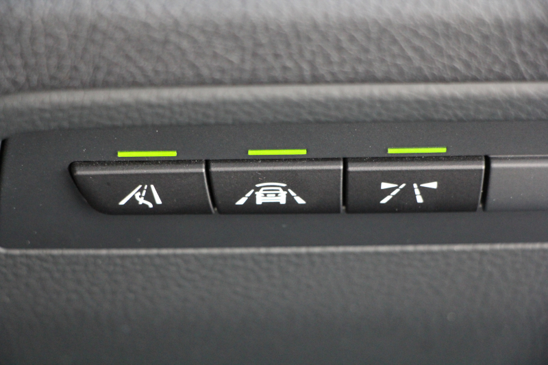 BMW 3シリーズ 320d Mｽﾎﾟｰﾂ ｴﾃﾞｨｼｮﾝｼｬﾄﾞｰ 特別仕様車 ﾋｰﾀｰ黒革 液晶ﾒｰﾀｰ 19AW ﾀﾞｰｸLEDﾍｯﾄﾞﾗｲﾄ&ﾃｰﾙ ﾀｯﾁ画面HDDﾅﾋﾞ追従ACC ﾚｰﾝﾁｪﾝｼﾞ警告 衝突軽減ﾌﾞﾚｰｷ 車線逸脱警告 歩行者警告 2年保証