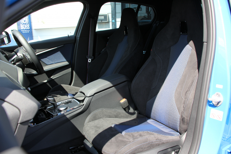 BMW 1シリーズ M135i Xdrive ﾃﾞﾋﾞｭｰP 4WD 1ｵｰﾅ 306馬力 Mｽﾎﾟｰﾂｼｰﾄ ｱﾀﾞﾌﾟﾃｨﾌﾞｻｽ Mｼｰﾄﾍﾞﾙﾄ ｼｰﾄﾋｰﾀｰ ｺﾝﾌｫｰﾄP ﾗｲﾌﾞｺｯｸﾋﾟｯﾄ 追ACC 電動ﾄﾗﾝｸ ｱｯﾌﾟﾙｶｰﾌﾟﾚｲ対応 純正ﾅﾋﾞPｱｼｽﾄ LEDﾍｯﾄﾞﾗｲﾄ ﾚｰﾝC警告 衝突軽減ﾌﾞﾚｰｷ ｽﾏｰﾄｷｰ 2年保証