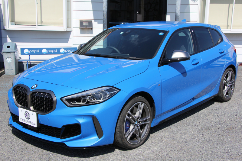 BMW 1シリーズ M135i Xdrive ﾃﾞﾋﾞｭｰP 4WD 1ｵｰﾅ 306馬力 Mｽﾎﾟｰﾂｼｰﾄ ｱﾀﾞﾌﾟﾃｨﾌﾞｻｽ Mｼｰﾄﾍﾞﾙﾄ ｼｰﾄﾋｰﾀｰ ｺﾝﾌｫｰﾄP ﾗｲﾌﾞｺｯｸﾋﾟｯﾄ 追ACC 電動ﾄﾗﾝｸ ｱｯﾌﾟﾙｶｰﾌﾟﾚｲ対応 純正ﾅﾋﾞPｱｼｽﾄ LEDﾍｯﾄﾞﾗｲﾄ ﾚｰﾝC警告 衝突軽減ﾌﾞﾚｰｷ ｽﾏｰﾄｷｰ 2年保証