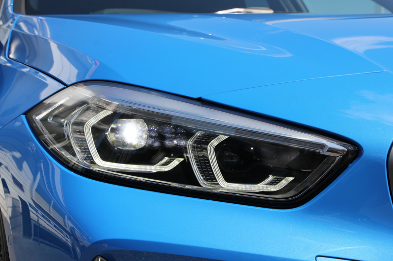 BMW 1シリーズ M135i Xdrive ﾃﾞﾋﾞｭｰP 4WD 1ｵｰﾅ 306馬力 Mｽﾎﾟｰﾂｼｰﾄ ｱﾀﾞﾌﾟﾃｨﾌﾞｻｽ Mｼｰﾄﾍﾞﾙﾄ ｼｰﾄﾋｰﾀｰ ｺﾝﾌｫｰﾄP ﾗｲﾌﾞｺｯｸﾋﾟｯﾄ 追ACC 電動ﾄﾗﾝｸ ｱｯﾌﾟﾙｶｰﾌﾟﾚｲ対応 純正ﾅﾋﾞPｱｼｽﾄ LEDﾍｯﾄﾞﾗｲﾄ ﾚｰﾝC警告 衝突軽減ﾌﾞﾚｰｷ ｽﾏｰﾄｷｰ 2年保証