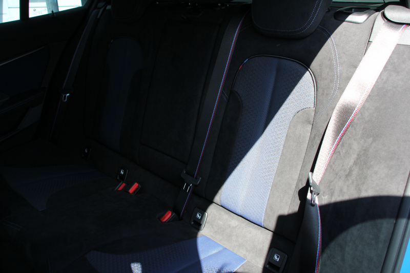 BMW 1シリーズ M135i Xdrive ﾃﾞﾋﾞｭｰP 4WD 1ｵｰﾅ 306馬力 Mｽﾎﾟｰﾂｼｰﾄ ｱﾀﾞﾌﾟﾃｨﾌﾞｻｽ Mｼｰﾄﾍﾞﾙﾄ ｼｰﾄﾋｰﾀｰ ｺﾝﾌｫｰﾄP ﾗｲﾌﾞｺｯｸﾋﾟｯﾄ 追ACC 電動ﾄﾗﾝｸ ｱｯﾌﾟﾙｶｰﾌﾟﾚｲ対応 純正ﾅﾋﾞPｱｼｽﾄ LEDﾍｯﾄﾞﾗｲﾄ ﾚｰﾝC警告 衝突軽減ﾌﾞﾚｰｷ ｽﾏｰﾄｷｰ 2年保証