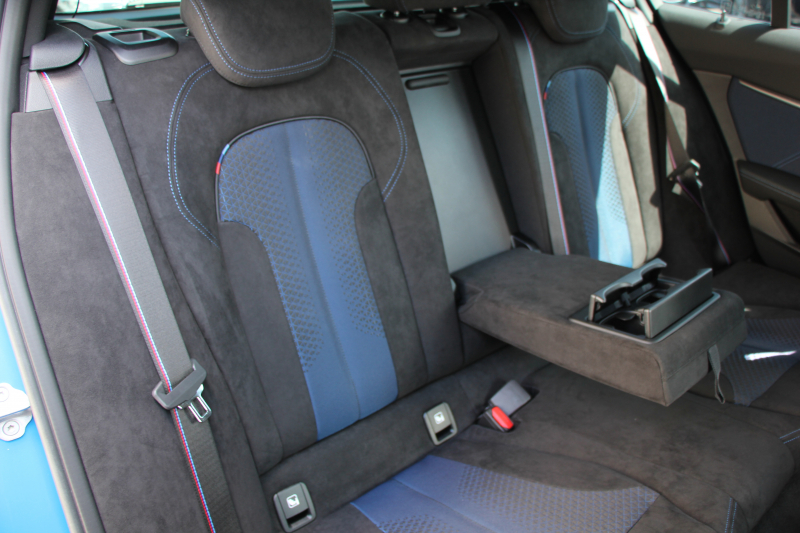 BMW 1シリーズ M135i Xdrive ﾃﾞﾋﾞｭｰP 4WD 1ｵｰﾅ 306馬力 Mｽﾎﾟｰﾂｼｰﾄ ｱﾀﾞﾌﾟﾃｨﾌﾞｻｽ Mｼｰﾄﾍﾞﾙﾄ ｼｰﾄﾋｰﾀｰ ｺﾝﾌｫｰﾄP ﾗｲﾌﾞｺｯｸﾋﾟｯﾄ 追ACC 電動ﾄﾗﾝｸ ｱｯﾌﾟﾙｶｰﾌﾟﾚｲ対応 純正ﾅﾋﾞPｱｼｽﾄ LEDﾍｯﾄﾞﾗｲﾄ ﾚｰﾝC警告 衝突軽減ﾌﾞﾚｰｷ ｽﾏｰﾄｷｰ 2年保証