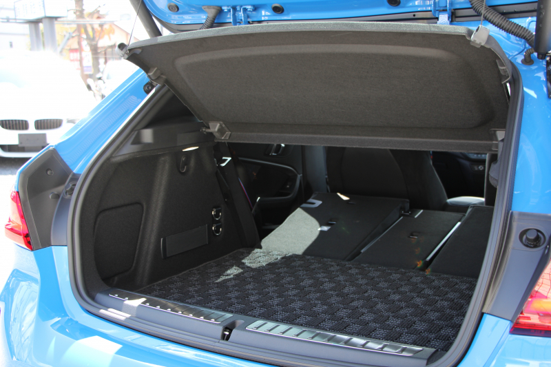 BMW 1シリーズ M135i Xdrive ﾃﾞﾋﾞｭｰP 4WD 1ｵｰﾅ 306馬力 Mｽﾎﾟｰﾂｼｰﾄ ｱﾀﾞﾌﾟﾃｨﾌﾞｻｽ Mｼｰﾄﾍﾞﾙﾄ ｼｰﾄﾋｰﾀｰ ｺﾝﾌｫｰﾄP ﾗｲﾌﾞｺｯｸﾋﾟｯﾄ 追ACC 電動ﾄﾗﾝｸ ｱｯﾌﾟﾙｶｰﾌﾟﾚｲ対応 純正ﾅﾋﾞPｱｼｽﾄ LEDﾍｯﾄﾞﾗｲﾄ ﾚｰﾝC警告 衝突軽減ﾌﾞﾚｰｷ ｽﾏｰﾄｷｰ 2年保証