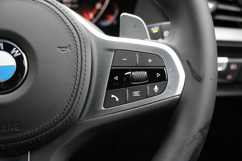 BMW 1シリーズ M135i Xdrive ﾃﾞﾋﾞｭｰP 4WD 1ｵｰﾅ 306馬力 Mｽﾎﾟｰﾂｼｰﾄ ｱﾀﾞﾌﾟﾃｨﾌﾞｻｽ Mｼｰﾄﾍﾞﾙﾄ ｼｰﾄﾋｰﾀｰ ｺﾝﾌｫｰﾄP ﾗｲﾌﾞｺｯｸﾋﾟｯﾄ 追ACC 電動ﾄﾗﾝｸ ｱｯﾌﾟﾙｶｰﾌﾟﾚｲ対応 純正ﾅﾋﾞPｱｼｽﾄ LEDﾍｯﾄﾞﾗｲﾄ ﾚｰﾝC警告 衝突軽減ﾌﾞﾚｰｷ ｽﾏｰﾄｷｰ 2年保証