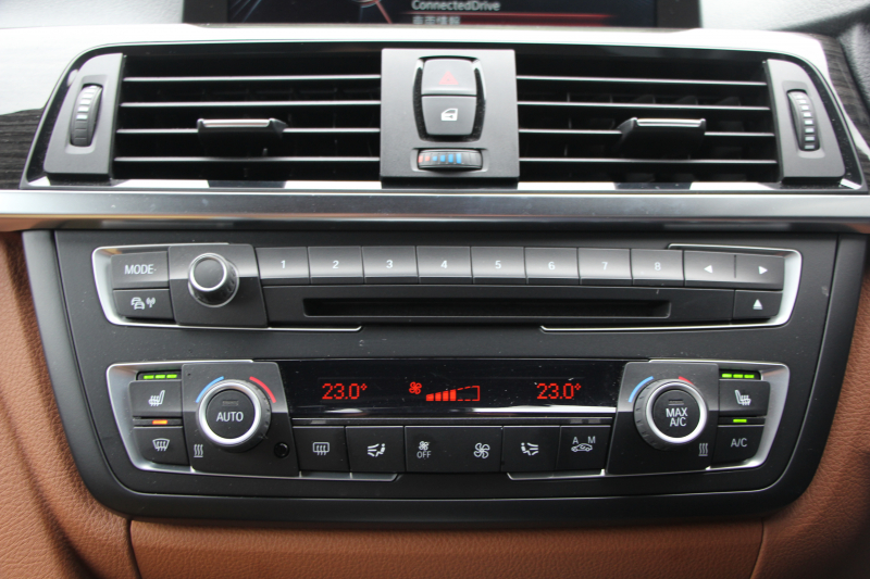 BMW 3シリーズ 320i ﾂｰﾘﾝｸﾞｴｸｽｸﾙｰｼﾌﾞｽﾎﾟｰﾂ 特別仕様車 限定320台 追従ACC HUD ﾋｰﾀｰ茶革 衝突軽減ﾌﾞﾚｰｷ 車線逸脱警告 歩行者警告 ﾀｯﾁﾊﾟｯﾄﾞ対応HDDﾅﾋﾞBluetoothｵｰﾃﾞｨｵ Bｶﾒﾗ ｽﾏｰﾄｷｰ  ﾊﾟﾄﾞﾙｼﾌﾄ 専用ｴｱﾛ 19AW ﾐﾗｰETC ｽﾏｰﾄｵｰﾌﾟﾝ ｼｰﾄﾒﾓﾘｰ 2年保証