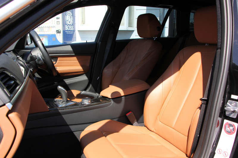 BMW 3シリーズ 320i ﾂｰﾘﾝｸﾞｴｸｽｸﾙｰｼﾌﾞｽﾎﾟｰﾂ 特別仕様車 限定320台 追従ACC HUD ﾋｰﾀｰ茶革 衝突軽減ﾌﾞﾚｰｷ 車線逸脱警告 歩行者警告 ﾀｯﾁﾊﾟｯﾄﾞ対応HDDﾅﾋﾞBluetoothｵｰﾃﾞｨｵ Bｶﾒﾗ ｽﾏｰﾄｷｰ  ﾊﾟﾄﾞﾙｼﾌﾄ 専用ｴｱﾛ 19AW ﾐﾗｰETC ｽﾏｰﾄｵｰﾌﾟﾝ ｼｰﾄﾒﾓﾘｰ 2年保証