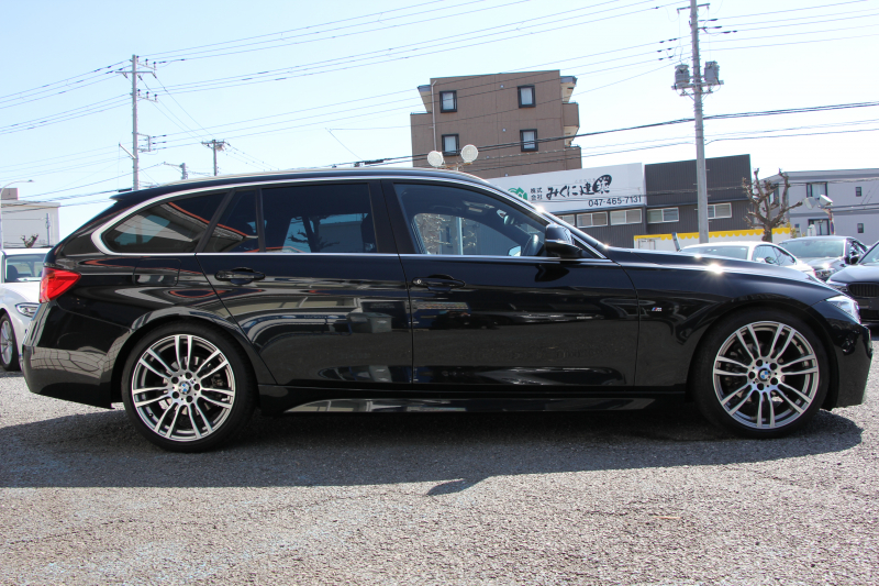 BMW 3シリーズ 320i ﾂｰﾘﾝｸﾞｴｸｽｸﾙｰｼﾌﾞｽﾎﾟｰﾂ 特別仕様車 限定320台 追従ACC HUD ﾋｰﾀｰ茶革 衝突軽減ﾌﾞﾚｰｷ 車線逸脱警告 歩行者警告 ﾀｯﾁﾊﾟｯﾄﾞ対応HDDﾅﾋﾞBluetoothｵｰﾃﾞｨｵ Bｶﾒﾗ ｽﾏｰﾄｷｰ  ﾊﾟﾄﾞﾙｼﾌﾄ 専用ｴｱﾛ 19AW ﾐﾗｰETC ｽﾏｰﾄｵｰﾌﾟﾝ ｼｰﾄﾒﾓﾘｰ 2年保証