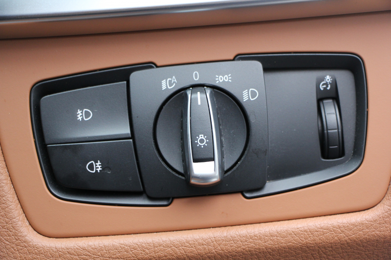 BMW 3シリーズ 320i ﾂｰﾘﾝｸﾞｴｸｽｸﾙｰｼﾌﾞｽﾎﾟｰﾂ 特別仕様車 限定320台 追従ACC HUD ﾋｰﾀｰ茶革 衝突軽減ﾌﾞﾚｰｷ 車線逸脱警告 歩行者警告 ﾀｯﾁﾊﾟｯﾄﾞ対応HDDﾅﾋﾞBluetoothｵｰﾃﾞｨｵ Bｶﾒﾗ ｽﾏｰﾄｷｰ  ﾊﾟﾄﾞﾙｼﾌﾄ 専用ｴｱﾛ 19AW ﾐﾗｰETC ｽﾏｰﾄｵｰﾌﾟﾝ ｼｰﾄﾒﾓﾘｰ 2年保証