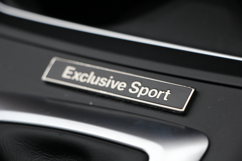 BMW 3シリーズ 320i ﾂｰﾘﾝｸﾞｴｸｽｸﾙｰｼﾌﾞｽﾎﾟｰﾂ 特別仕様車 限定320台 追従ACC HUD ﾋｰﾀｰ茶革 衝突軽減ﾌﾞﾚｰｷ 車線逸脱警告 歩行者警告 ﾀｯﾁﾊﾟｯﾄﾞ対応HDDﾅﾋﾞBluetoothｵｰﾃﾞｨｵ Bｶﾒﾗ ｽﾏｰﾄｷｰ  ﾊﾟﾄﾞﾙｼﾌﾄ 専用ｴｱﾛ 19AW ﾐﾗｰETC ｽﾏｰﾄｵｰﾌﾟﾝ ｼｰﾄﾒﾓﾘｰ 2年保証