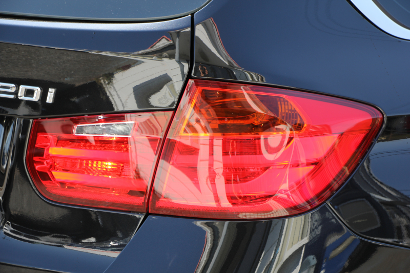 BMW 3シリーズ 320i ﾂｰﾘﾝｸﾞｴｸｽｸﾙｰｼﾌﾞｽﾎﾟｰﾂ 特別仕様車 限定320台 追従ACC HUD ﾋｰﾀｰ茶革 衝突軽減ﾌﾞﾚｰｷ 車線逸脱警告 歩行者警告 ﾀｯﾁﾊﾟｯﾄﾞ対応HDDﾅﾋﾞBluetoothｵｰﾃﾞｨｵ Bｶﾒﾗ ｽﾏｰﾄｷｰ  ﾊﾟﾄﾞﾙｼﾌﾄ 専用ｴｱﾛ 19AW ﾐﾗｰETC ｽﾏｰﾄｵｰﾌﾟﾝ ｼｰﾄﾒﾓﾘｰ 2年保証