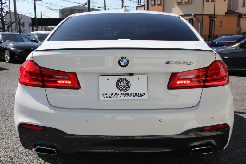 BMW 5シリーズ 540i Mｽﾎﾟｰﾂ 走行6000km 直6ﾀｰﾎﾞ340馬力 ｺﾝﾌｫｰﾄ&ｲﾉﾍﾞｰｼｮﾝP 全ﾋｰﾀｰ黒革 ﾏｯｻｰｼﾞﾍﾞﾝﾁﾚｰﾀｰ ﾃﾞｨｽﾌﾟﾚｲｷｰ&ﾘﾓｰﾄﾊﾟｰｷﾝｸﾞｼﾞｪｽﾁｬｰC 置くだけ充電 液晶ﾒｰﾀｰ HUD 追ACC LEDﾍｯﾄﾞﾗｲﾄ ﾀｯﾁ画面ﾅﾋﾞTV 2年保証