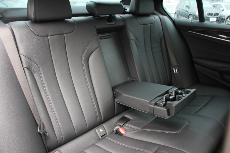 BMW 5シリーズ 540i Mｽﾎﾟｰﾂ 走行6000km 直6ﾀｰﾎﾞ340馬力 ｺﾝﾌｫｰﾄ&ｲﾉﾍﾞｰｼｮﾝP 全ﾋｰﾀｰ黒革 ﾏｯｻｰｼﾞﾍﾞﾝﾁﾚｰﾀｰ ﾃﾞｨｽﾌﾟﾚｲｷｰ&ﾘﾓｰﾄﾊﾟｰｷﾝｸﾞｼﾞｪｽﾁｬｰC 置くだけ充電 液晶ﾒｰﾀｰ HUD 追ACC LEDﾍｯﾄﾞﾗｲﾄ ﾀｯﾁ画面ﾅﾋﾞTV 2年保証