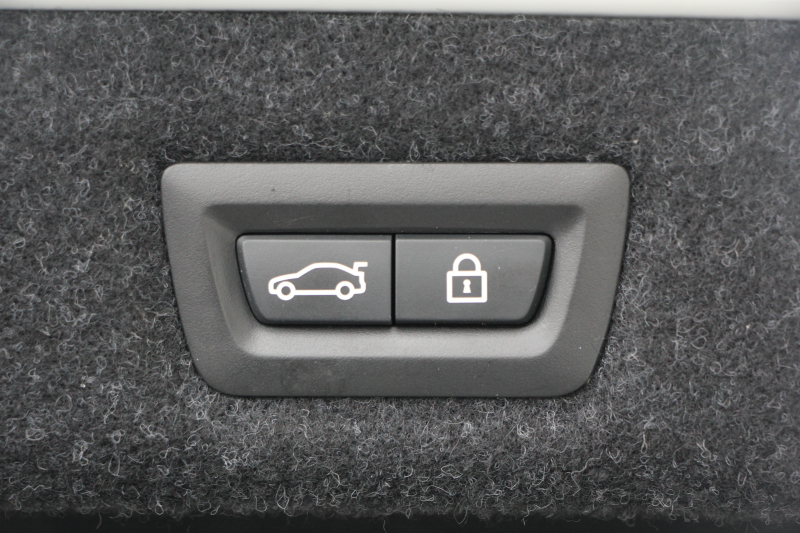 BMW 5シリーズ 540i Mｽﾎﾟｰﾂ 走行6000km 直6ﾀｰﾎﾞ340馬力 ｺﾝﾌｫｰﾄ&ｲﾉﾍﾞｰｼｮﾝP 全ﾋｰﾀｰ黒革 ﾏｯｻｰｼﾞﾍﾞﾝﾁﾚｰﾀｰ ﾃﾞｨｽﾌﾟﾚｲｷｰ&ﾘﾓｰﾄﾊﾟｰｷﾝｸﾞｼﾞｪｽﾁｬｰC 置くだけ充電 液晶ﾒｰﾀｰ HUD 追ACC LEDﾍｯﾄﾞﾗｲﾄ ﾀｯﾁ画面ﾅﾋﾞTV 2年保証