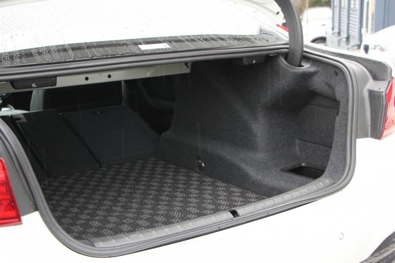 BMW 5シリーズ 540i Mｽﾎﾟｰﾂ 走行6000km 直6ﾀｰﾎﾞ340馬力 ｺﾝﾌｫｰﾄ&ｲﾉﾍﾞｰｼｮﾝP 全ﾋｰﾀｰ黒革 ﾏｯｻｰｼﾞﾍﾞﾝﾁﾚｰﾀｰ ﾃﾞｨｽﾌﾟﾚｲｷｰ&ﾘﾓｰﾄﾊﾟｰｷﾝｸﾞｼﾞｪｽﾁｬｰC 置くだけ充電 液晶ﾒｰﾀｰ HUD 追ACC LEDﾍｯﾄﾞﾗｲﾄ ﾀｯﾁ画面ﾅﾋﾞTV 2年保証