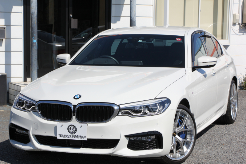 BMW 5シリーズ 540i Mｽﾎﾟｰﾂ 走行6000km 直6ﾀｰﾎﾞ340馬力 ｺﾝﾌｫｰﾄ&ｲﾉﾍﾞｰｼｮﾝP 全ﾋｰﾀｰ黒革 ﾏｯｻｰｼﾞﾍﾞﾝﾁﾚｰﾀｰ ﾃﾞｨｽﾌﾟﾚｲｷｰ&ﾘﾓｰﾄﾊﾟｰｷﾝｸﾞｼﾞｪｽﾁｬｰC 置くだけ充電 液晶ﾒｰﾀｰ HUD 追ACC LEDﾍｯﾄﾞﾗｲﾄ ﾀｯﾁ画面ﾅﾋﾞTV 2年保証