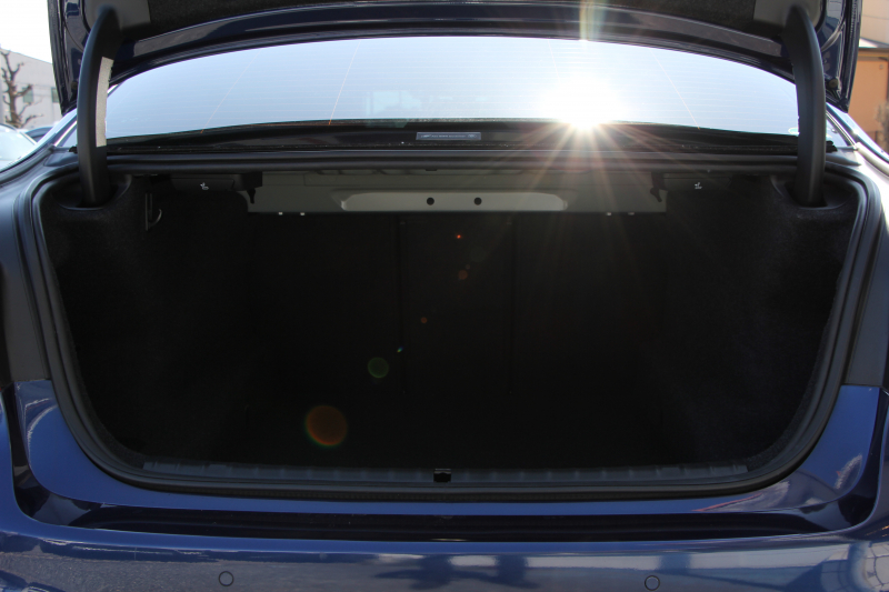 BMW 5シリーズ 530i Mｽﾎﾟｰﾂ 型式変更後ﾓﾃﾞﾙ 高出力 252馬力 新液晶ﾒｰﾀｰ 全ﾋｰﾀｰ黒革 追従ACC HUD ｽﾃｱﾘﾝｸﾞｻﾎﾟｰﾄ ﾀｯﾁ画面ﾅﾋﾞTV 360度ﾊﾟﾉﾗﾏｶﾒﾗ ｱｸﾃｨﾌﾞPDC緊急ﾌﾞﾚｰｷ LEDﾍｯﾄﾞﾗｲﾄ ｵｰﾄﾊｲﾋﾞｰﾑ 電動ﾄﾗﾝｸ 2年保証